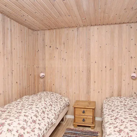 Three-bedroom Holiday In Knebel 4 *