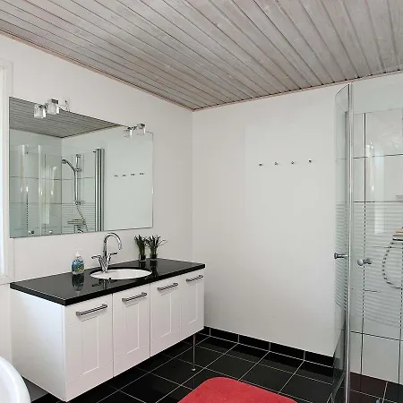Three-bedroom Holiday In Knebel 4